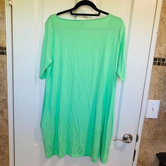 BRAND NEW SWING T SHIRT DRESS IN GREEN - Picture 10 of 12
